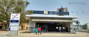 Cubbon Park Metro Station Advertising in Bangalore, Best Kiosk metro Station Advertising Company for Branding